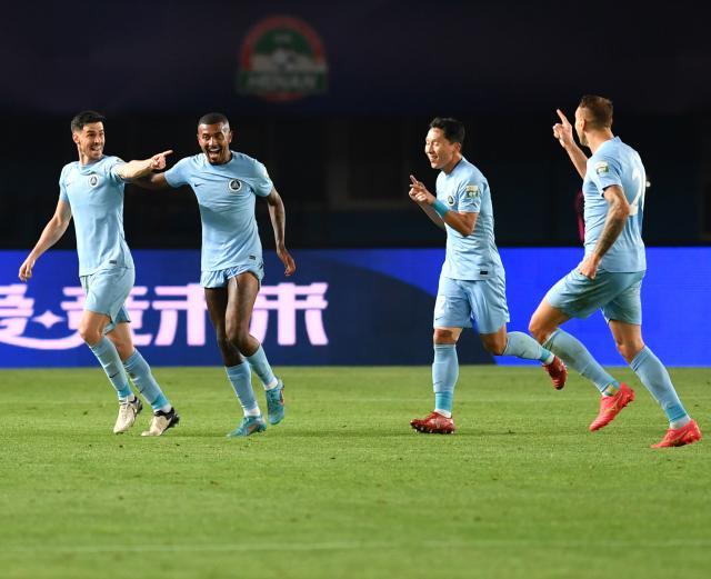 米乐-升班马同奏凯歌力拒降级大热标签 外援决定上限